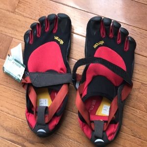 Men’s vibram shoes